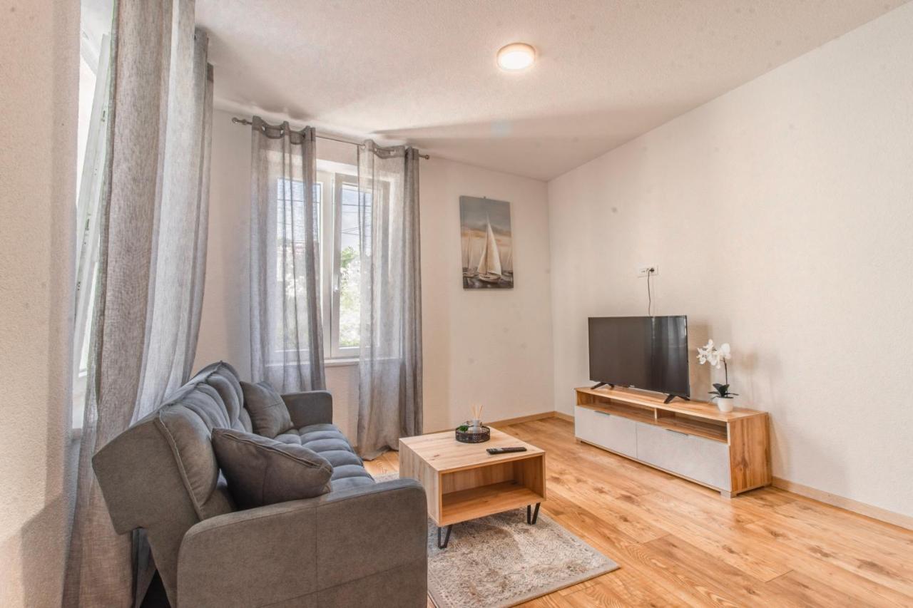 Apartments Florian ロプド エクステリア 写真