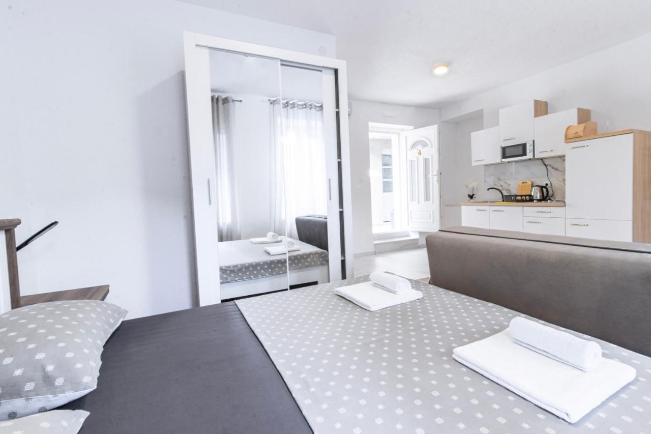 Apartments Florian ロプド エクステリア 写真
