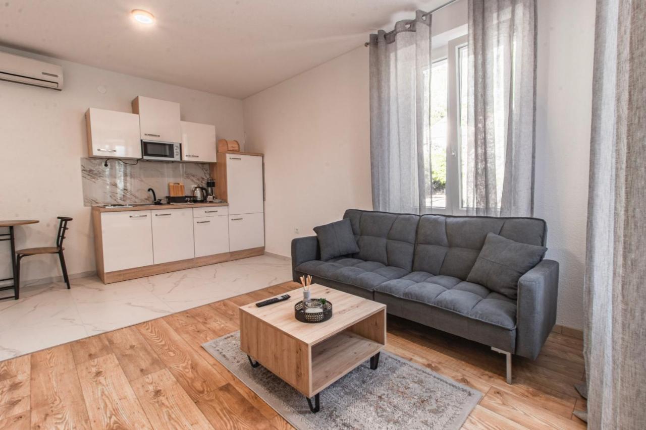 Apartments Florian ロプド エクステリア 写真