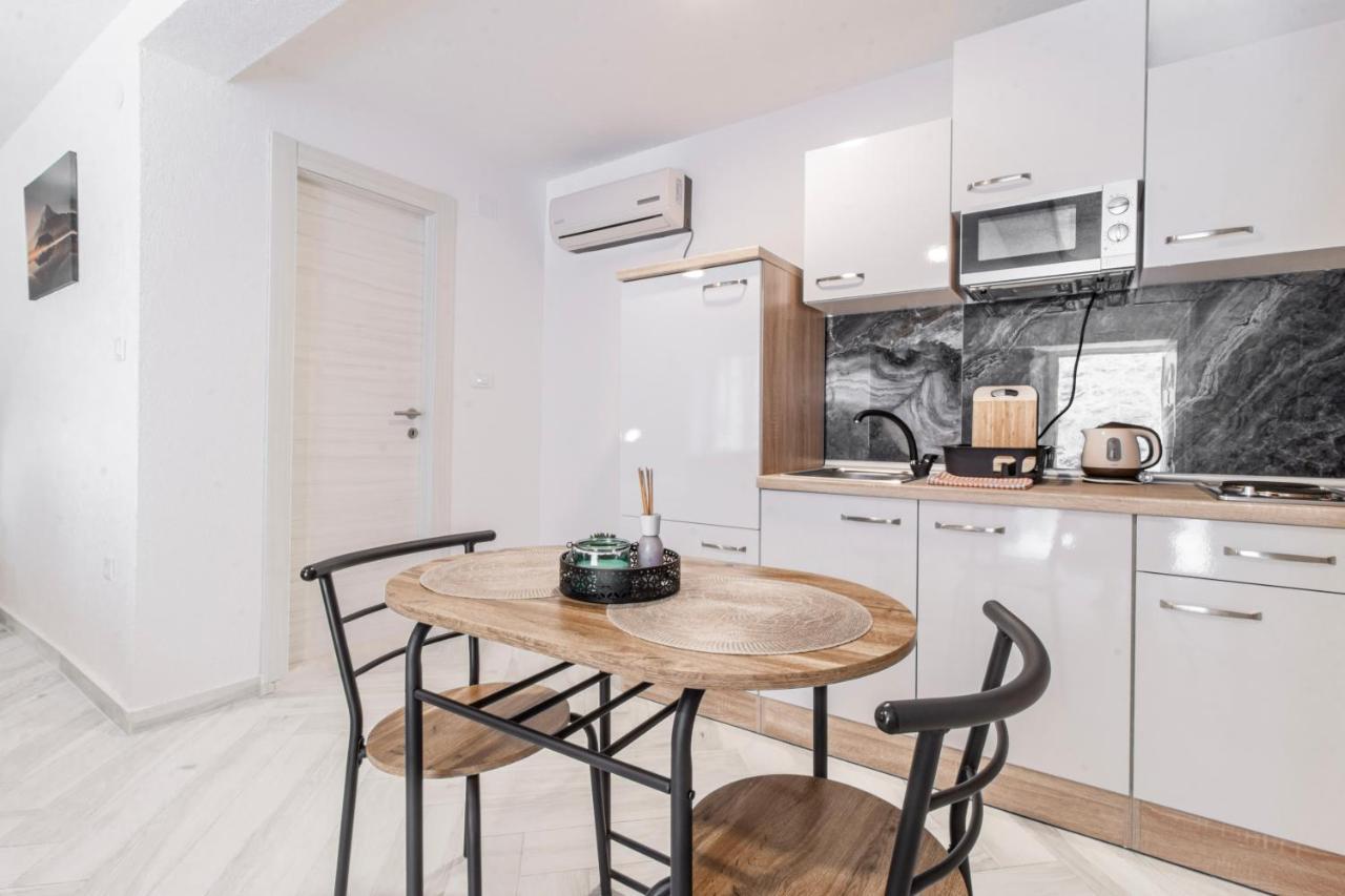 Apartments Florian ロプド エクステリア 写真