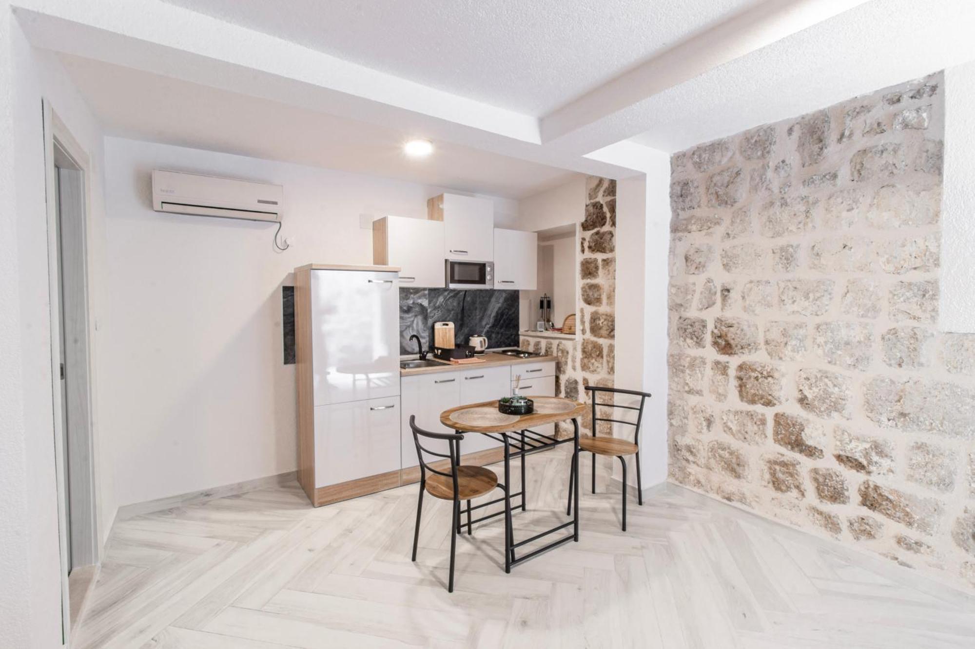 Apartments Florian ロプド エクステリア 写真