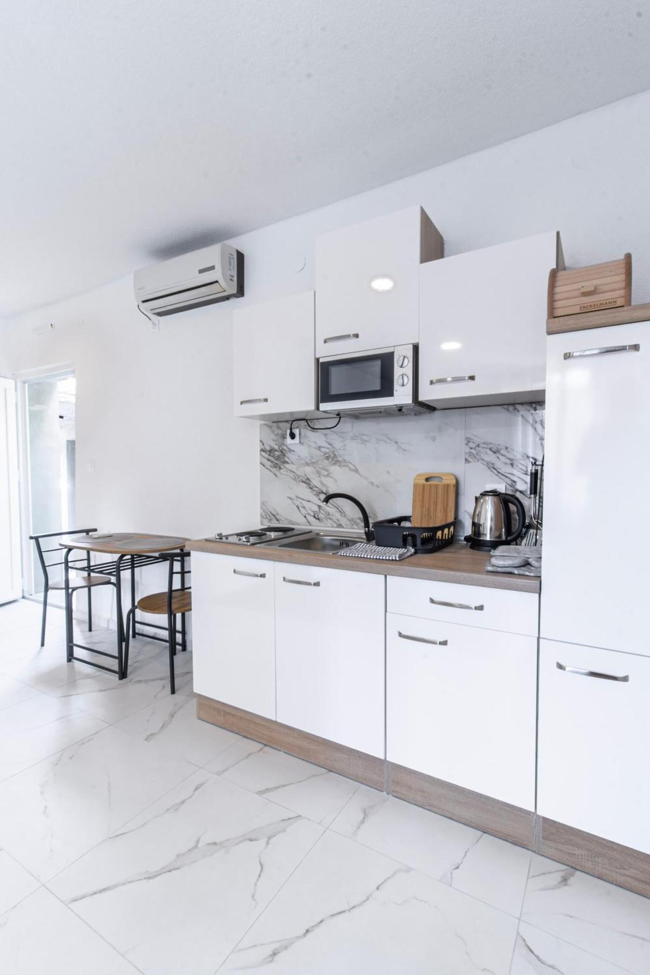 Apartments Florian ロプド エクステリア 写真