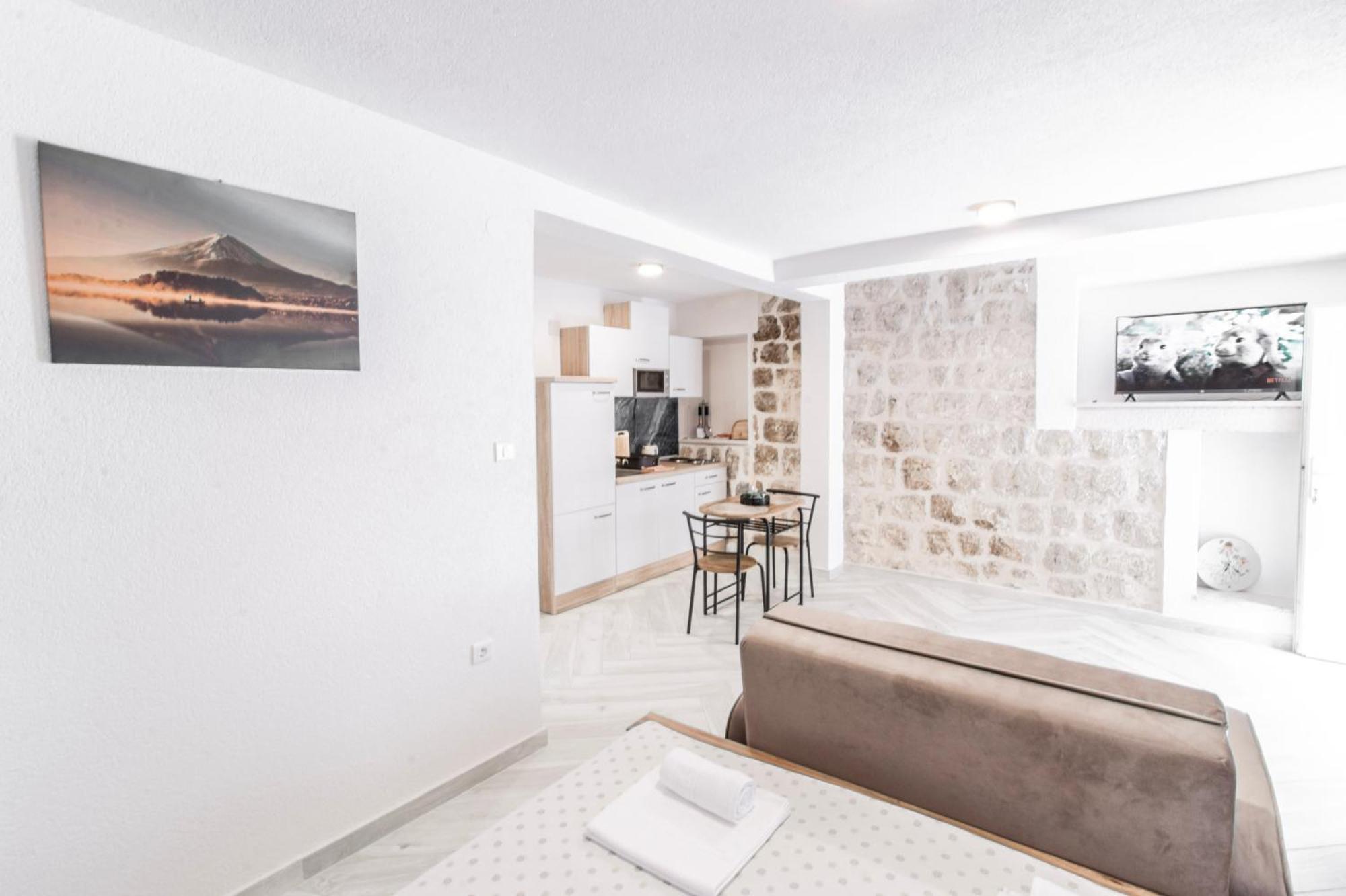 Apartments Florian ロプド エクステリア 写真